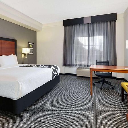 La Quinta By Wyndham Dallas North Central Exterior photo